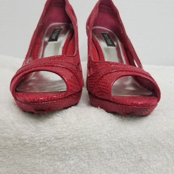 White House Black Market  snakeskin red heels - Picture 3 of 6